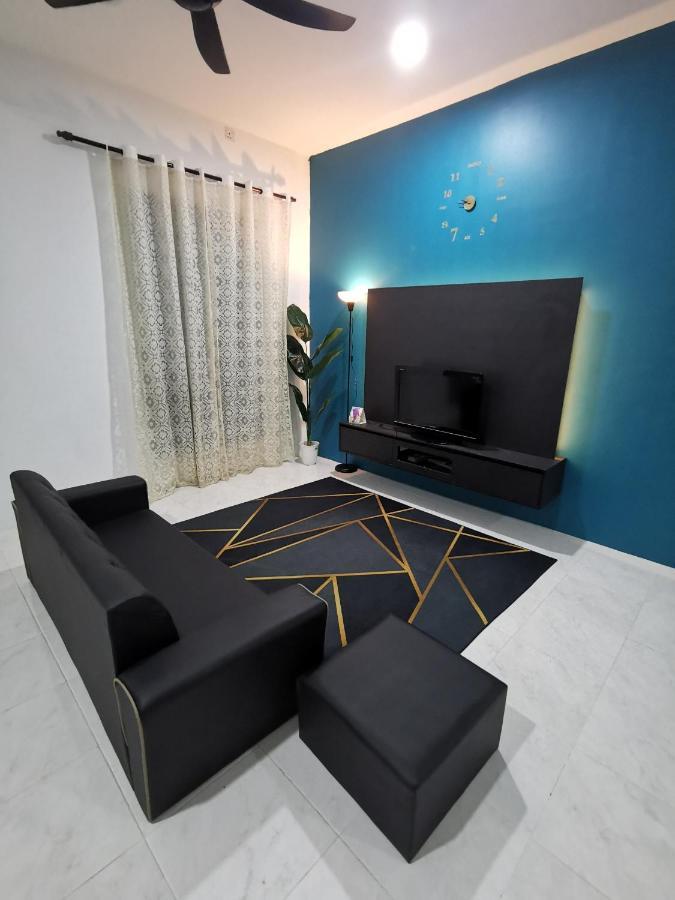 Lynn Homestay Seri Iskandar Luaran gambar